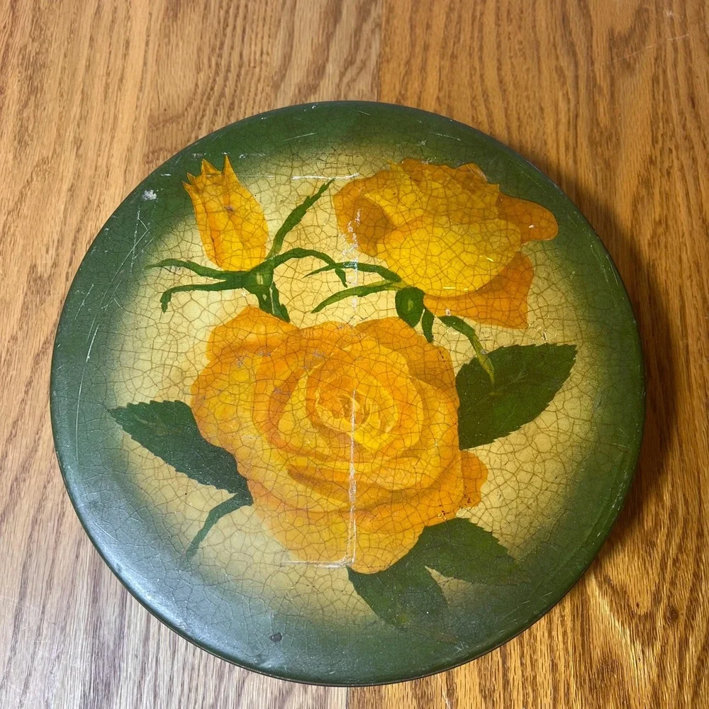 VTG Peggy Page Chicago Metal Sewing Tin VTG Buttons & Notions Mid Century Sewing
